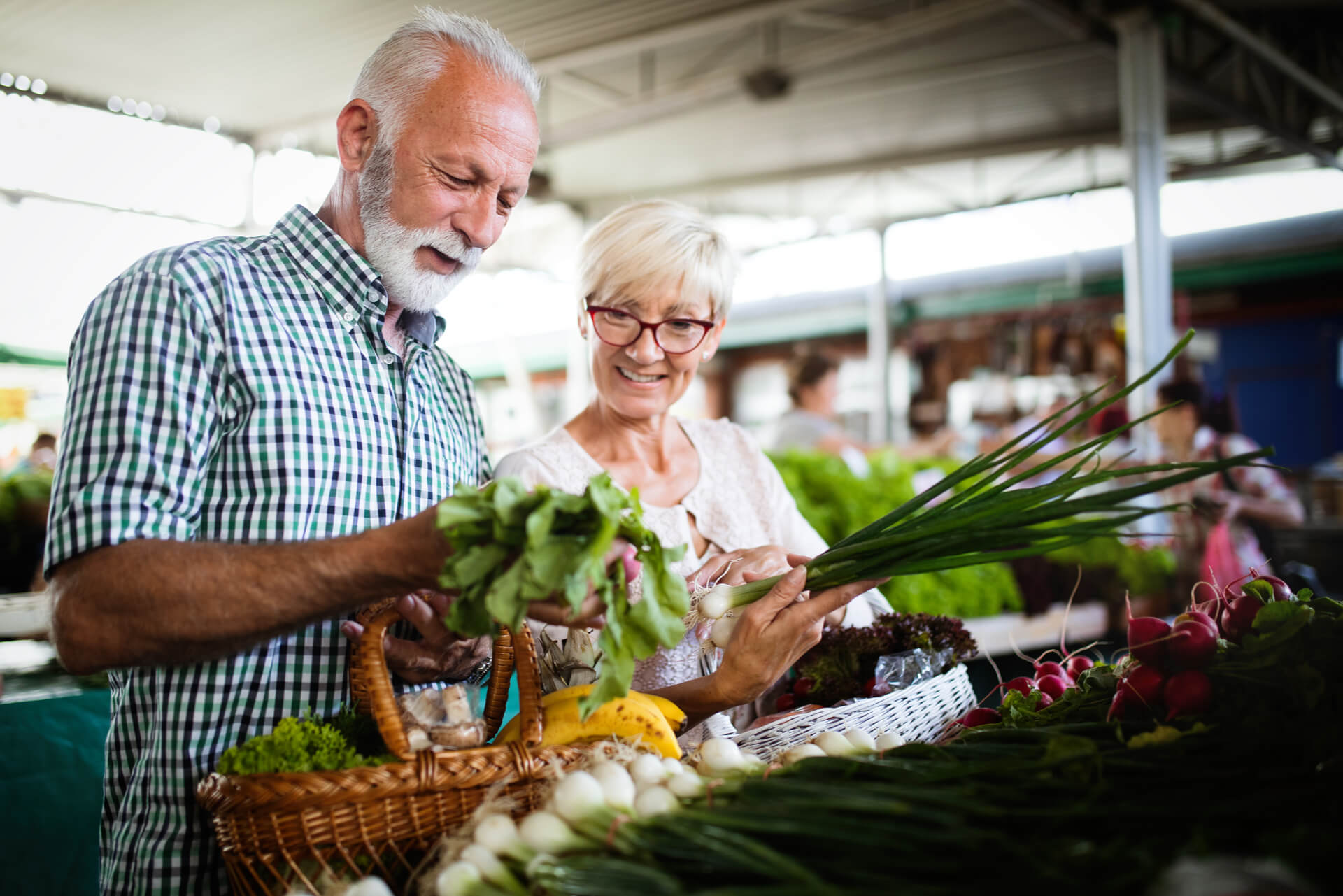 History of Farmers Markets: When and Why They Became Popular